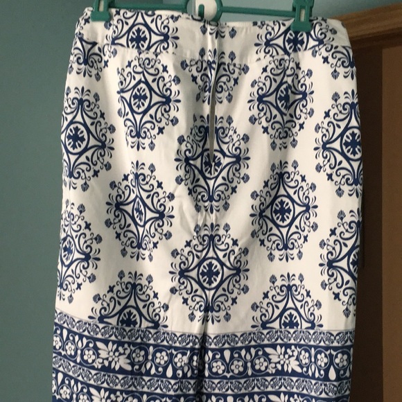 Ann Taylor skirt - Picture 2 of 3